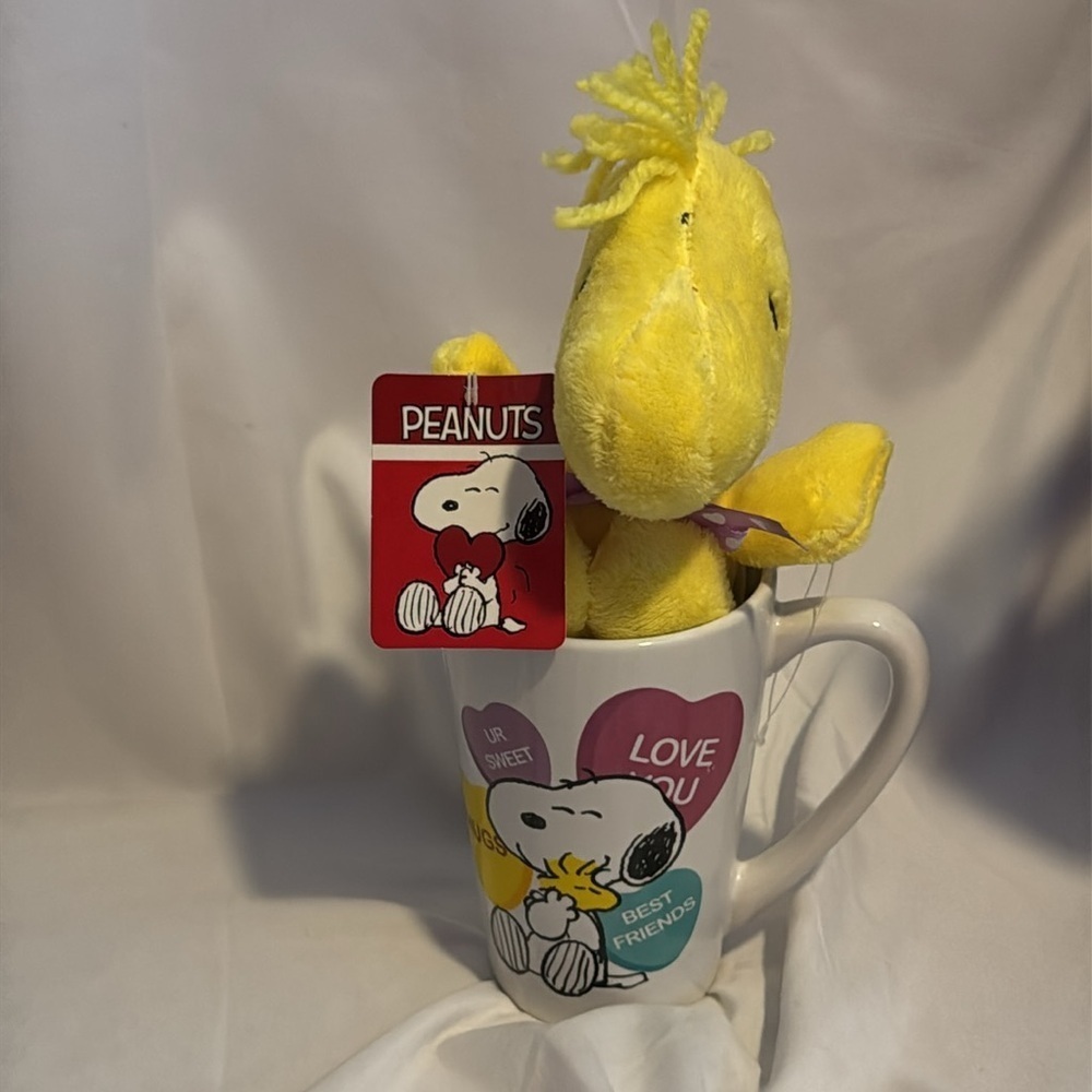 Peanuts Snoopy Mug with Yellow Woodstock Plush